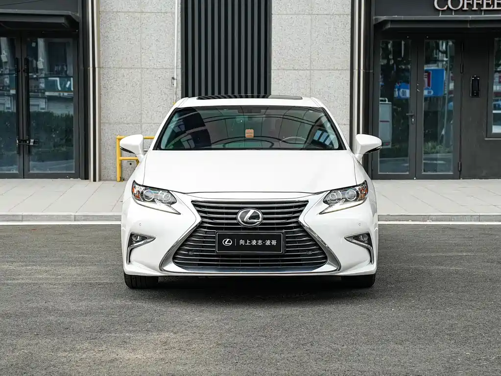 Lexus ES — фото 2