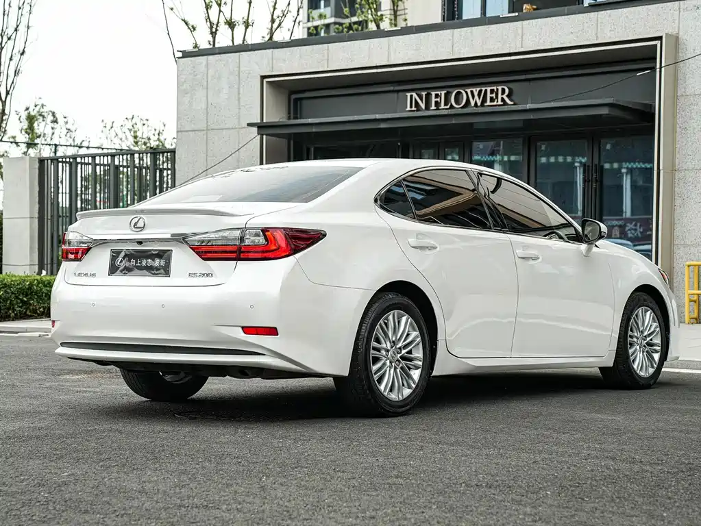 Lexus ES — фото 4