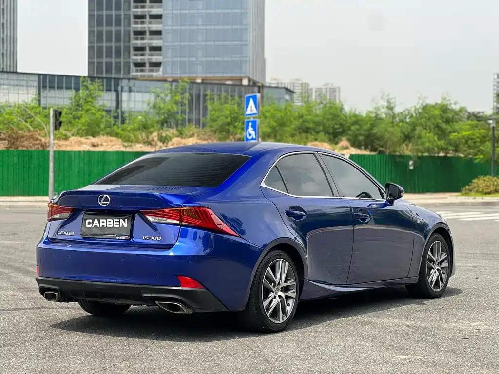 Lexus IS — фото 5
