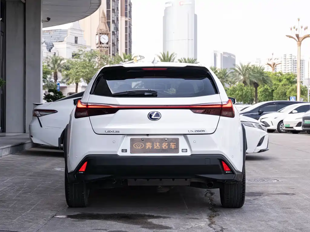 Lexus UX — фото 26