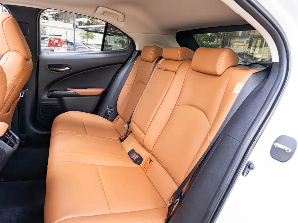Lexus UX — фото 33