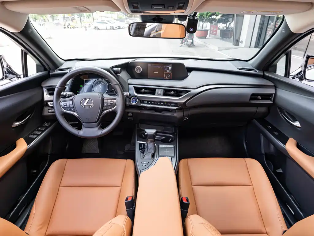 Lexus UX — фото 34