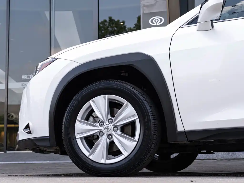 Lexus UX — фото 8