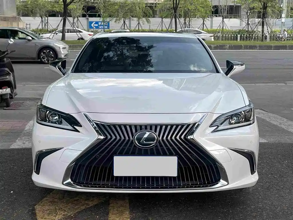 Lexus ES — фото 2