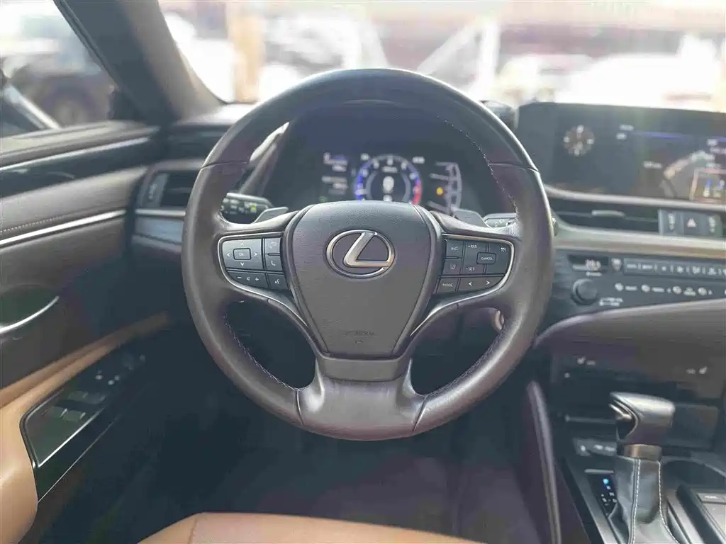 Lexus ES — фото 11