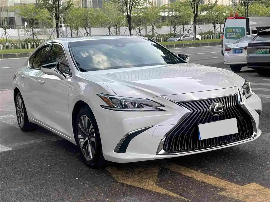 Lexus ES — фото 3
