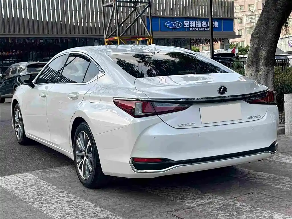 Lexus ES — фото 4