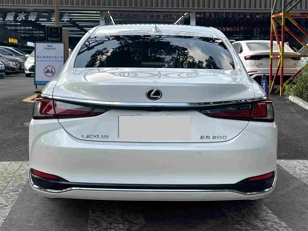 Lexus ES — фото 5