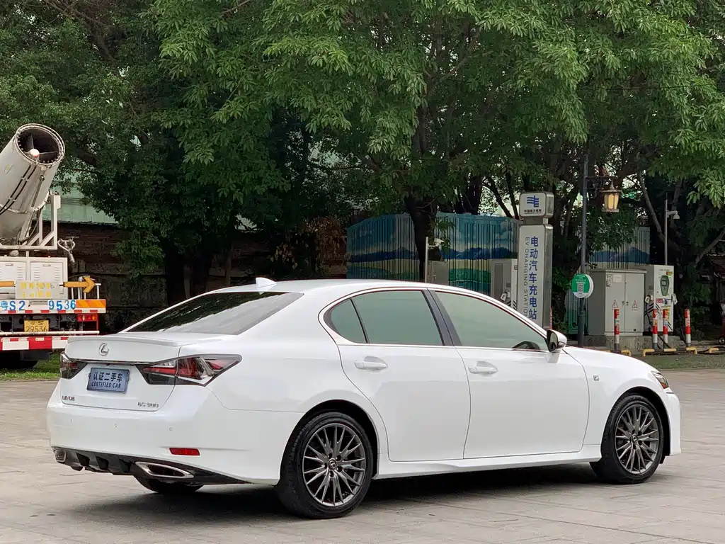 Lexus GS — фото 16