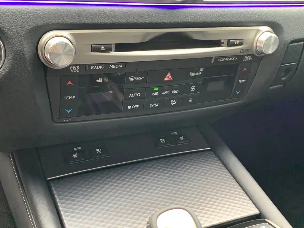 Lexus GS — фото 8