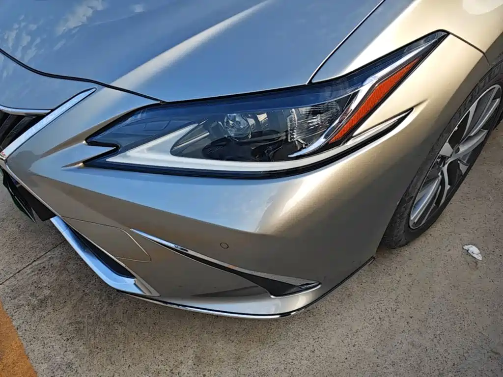 Lexus ES — фото 24