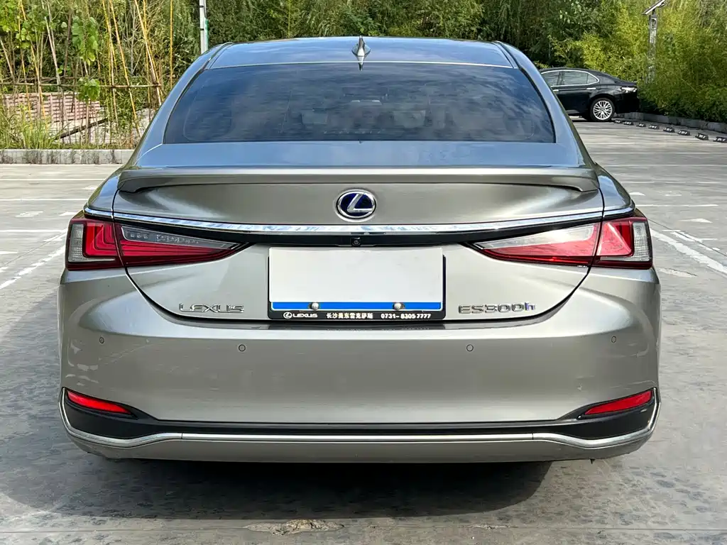 Lexus ES — фото 8