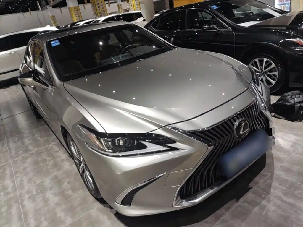 Lexus ES — фото 4
