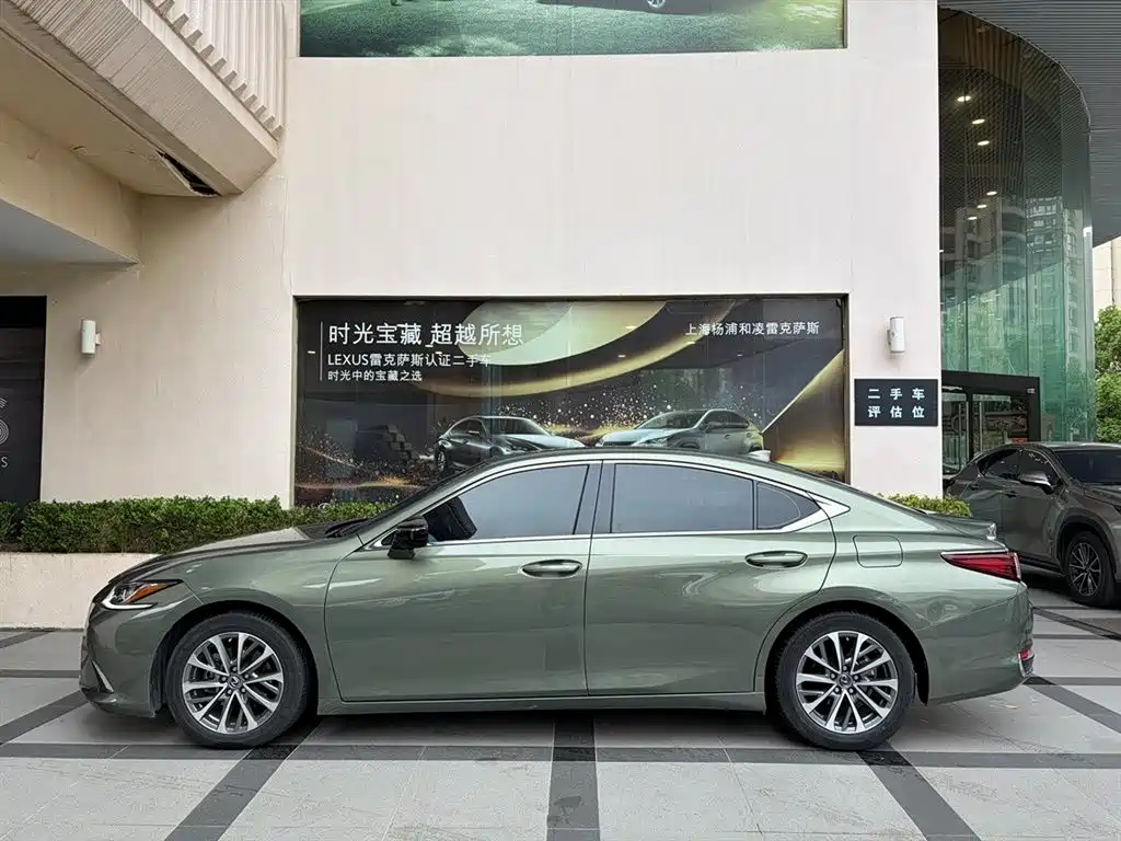 Lexus ES — фото 2