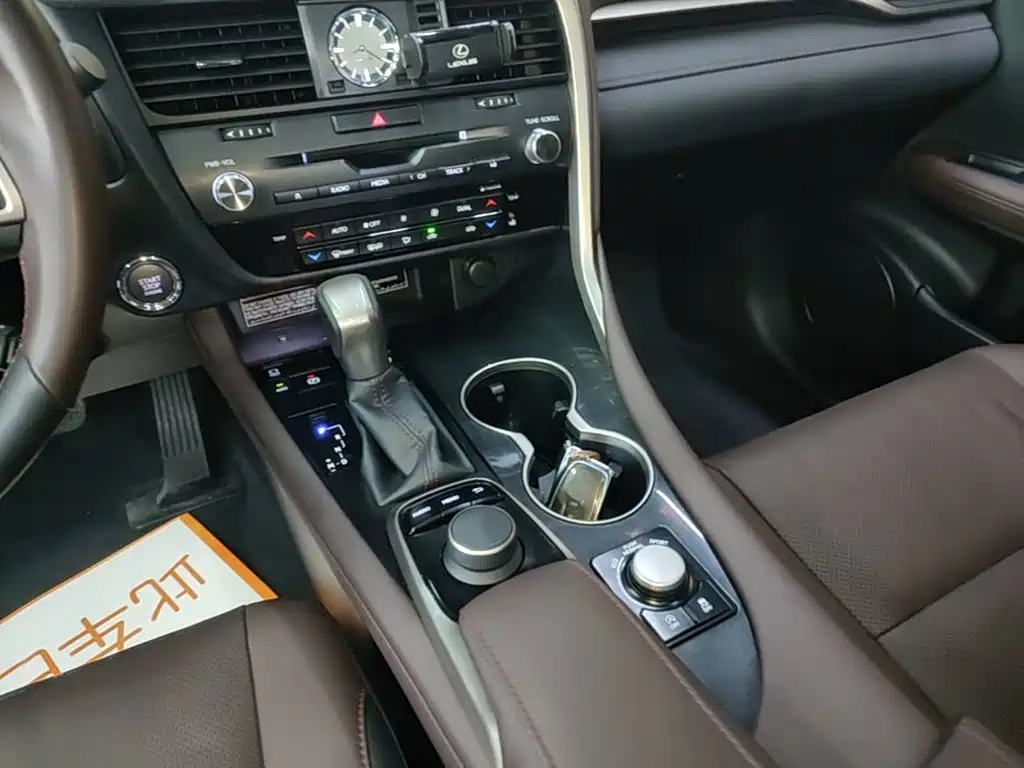 Lexus RX — фото 14