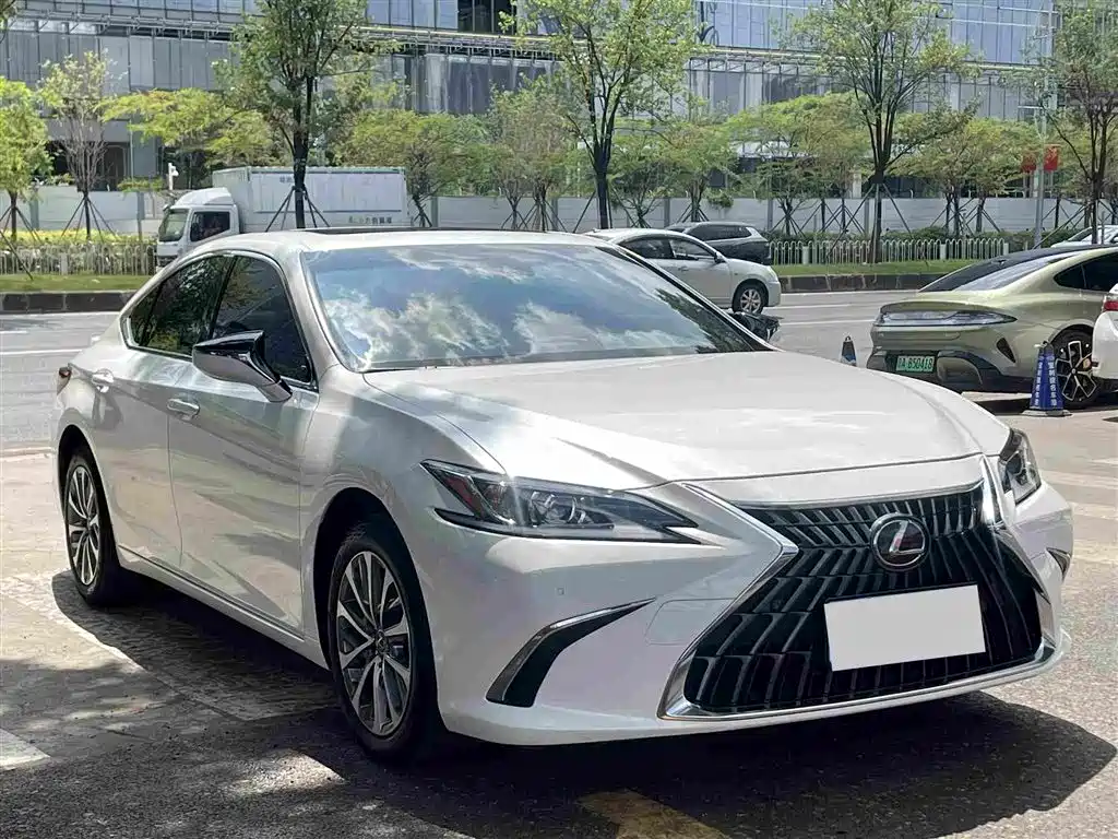 Lexus ES — фото 3