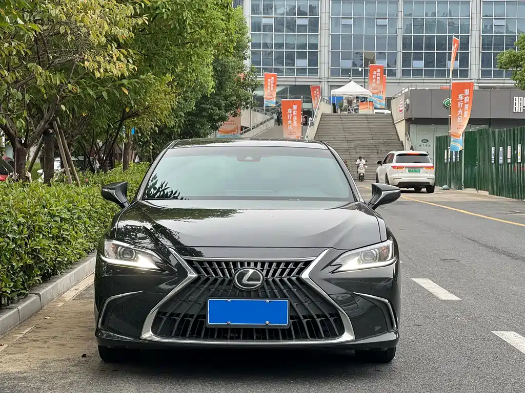 Lexus ES — фото 2