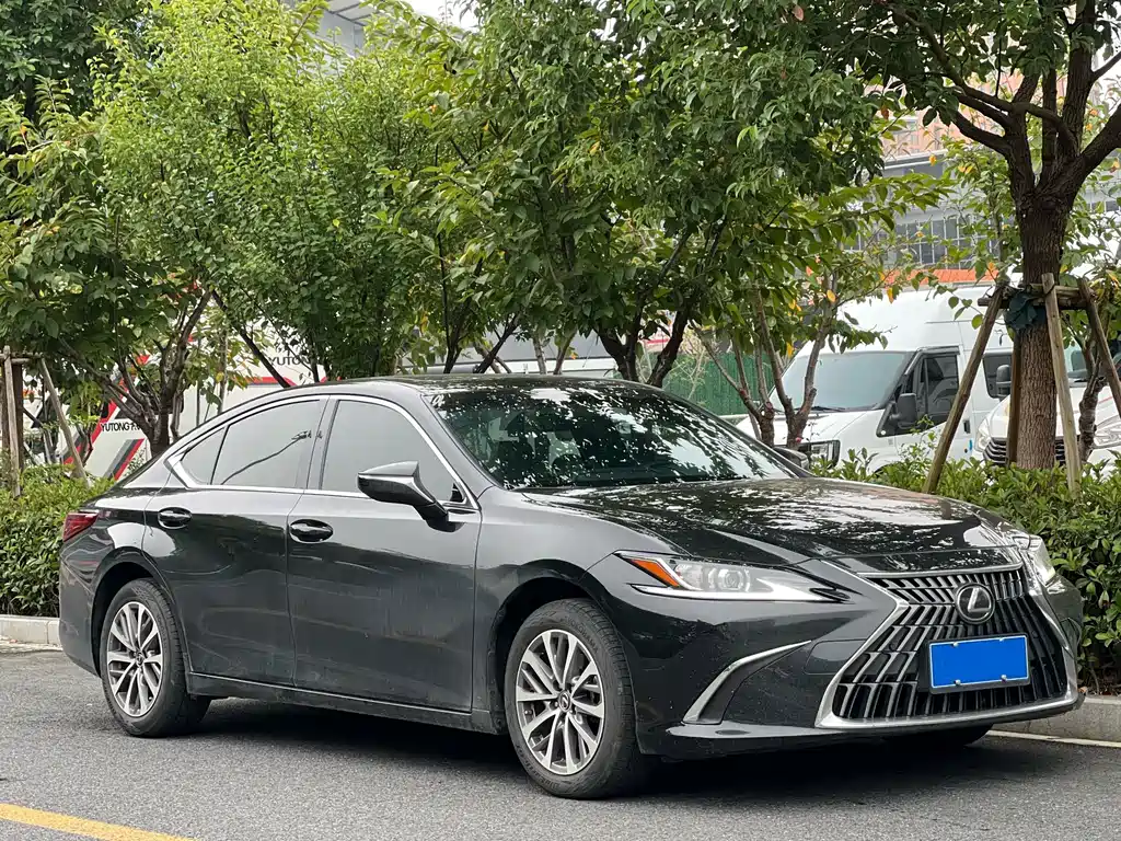 Lexus ES — фото 3