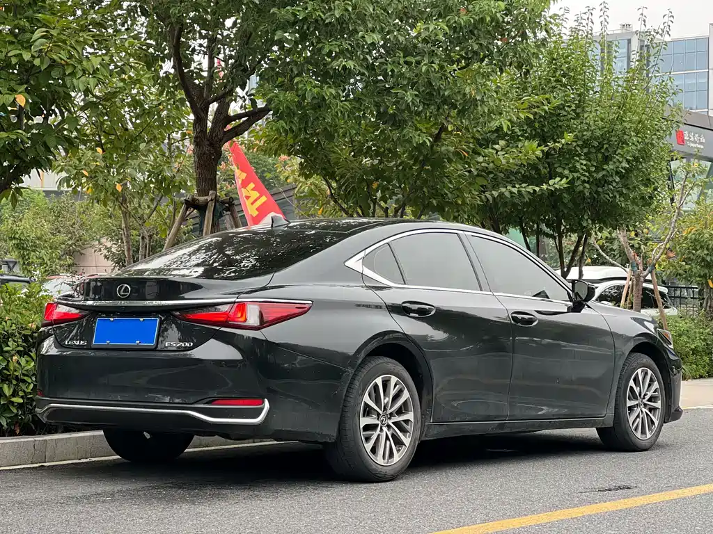 Lexus ES — фото 6