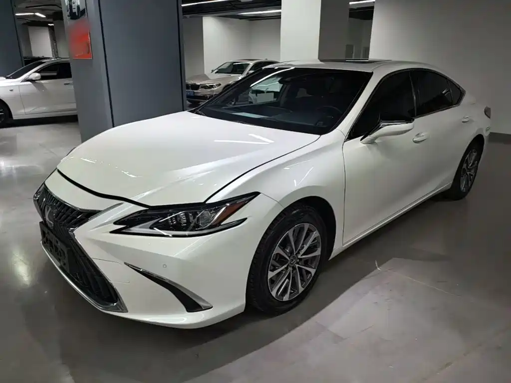 Lexus ES — фото 2