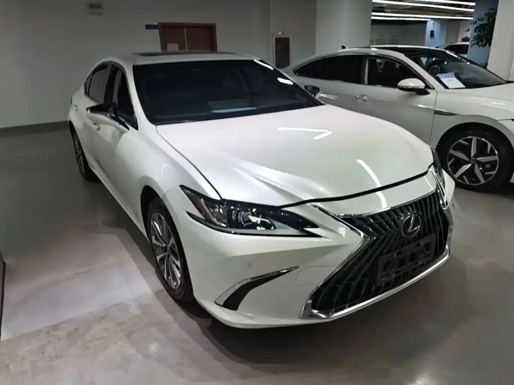 Lexus ES — фото 4