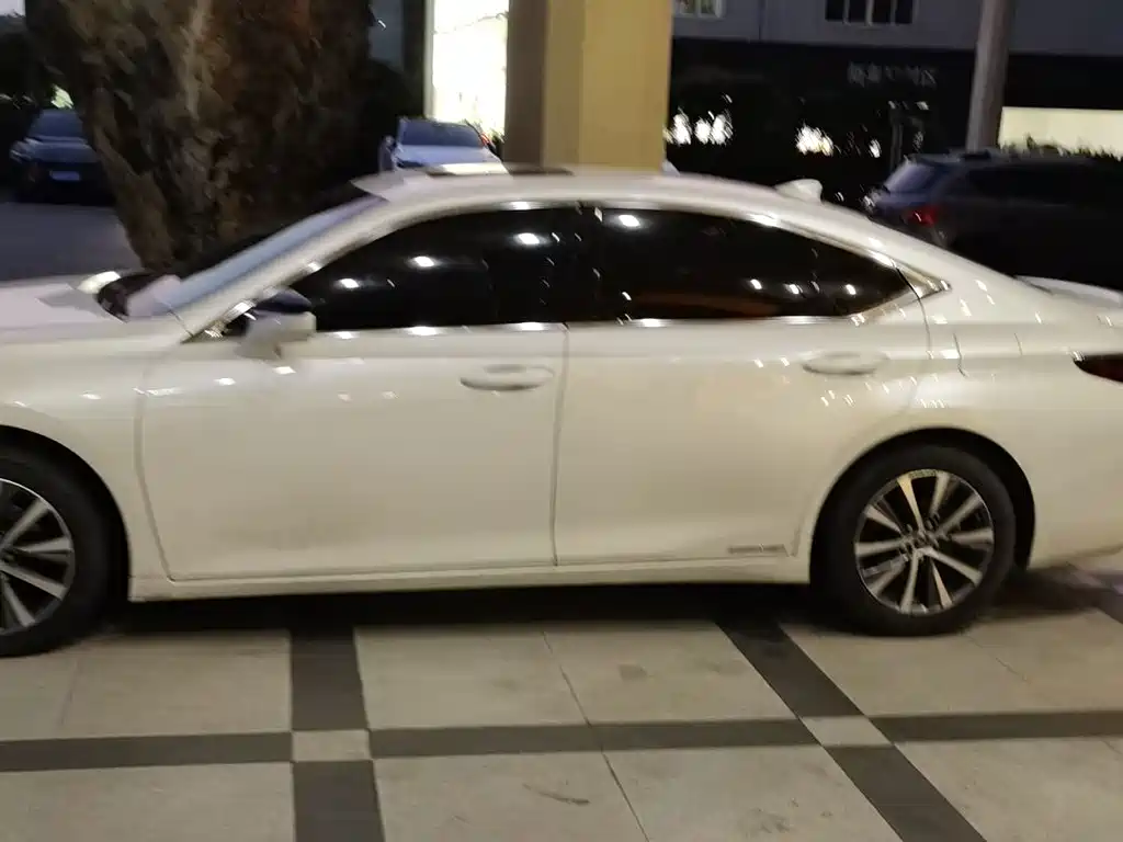 Lexus ES — фото 4