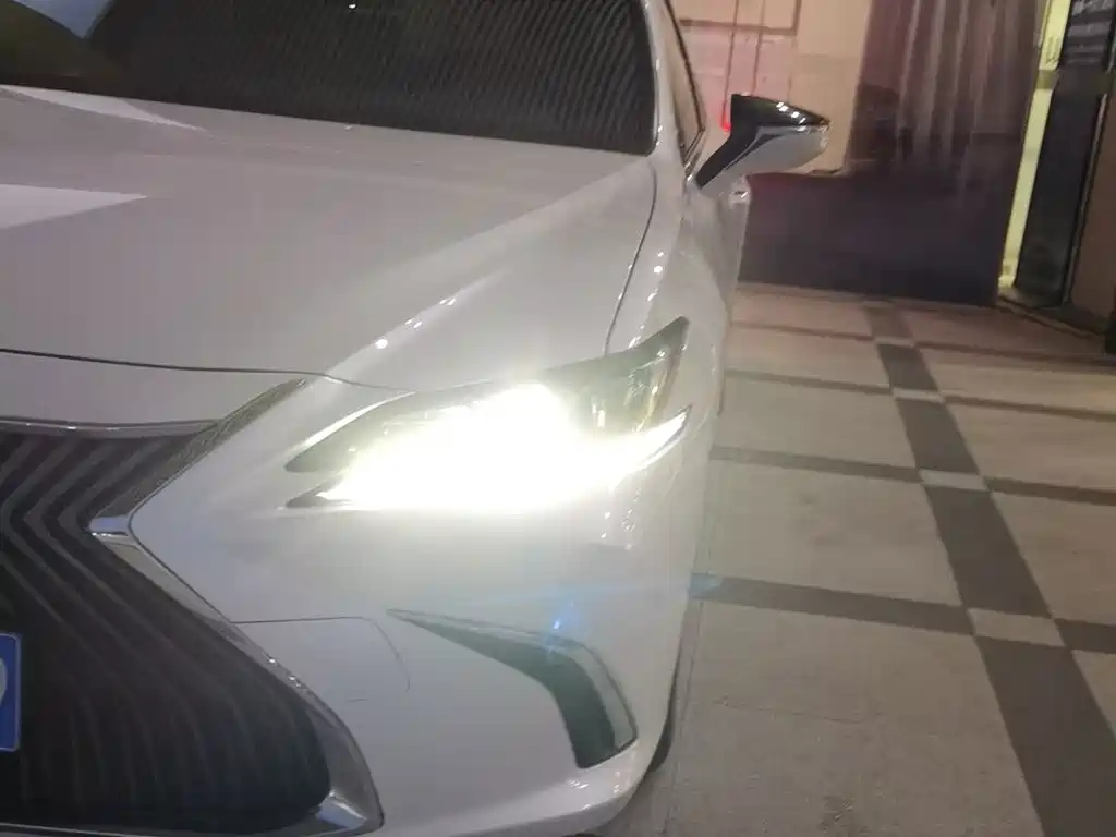 Lexus ES — фото 7