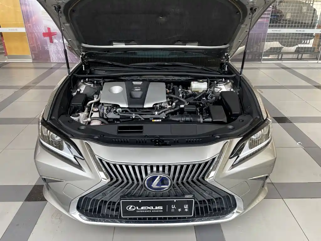 Lexus ES — фото 10