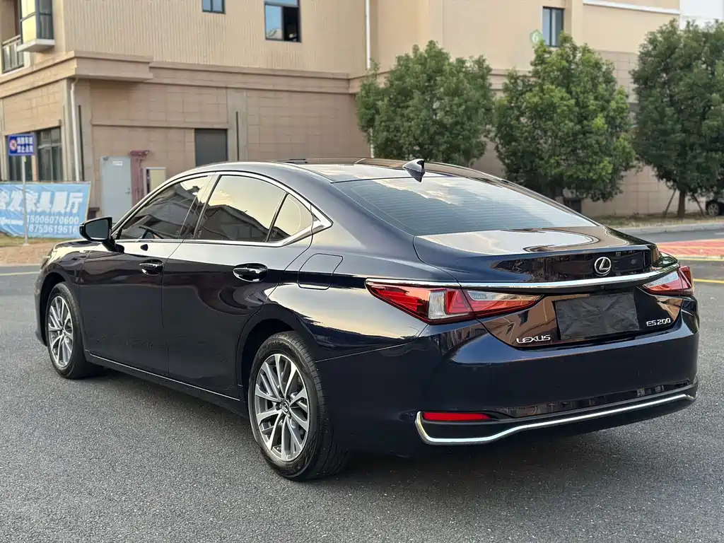Lexus ES — фото 4