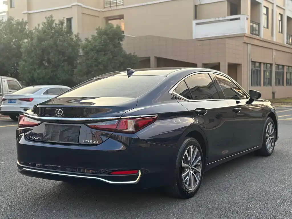 Lexus ES — фото 6
