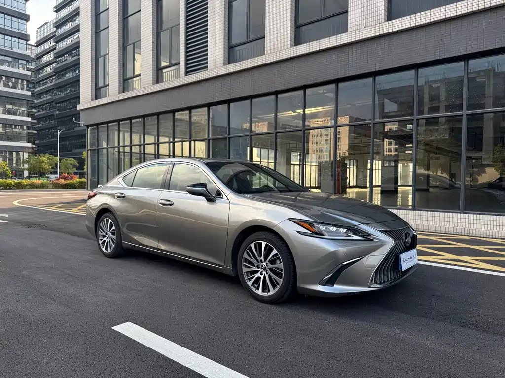 Lexus ES — фото 5