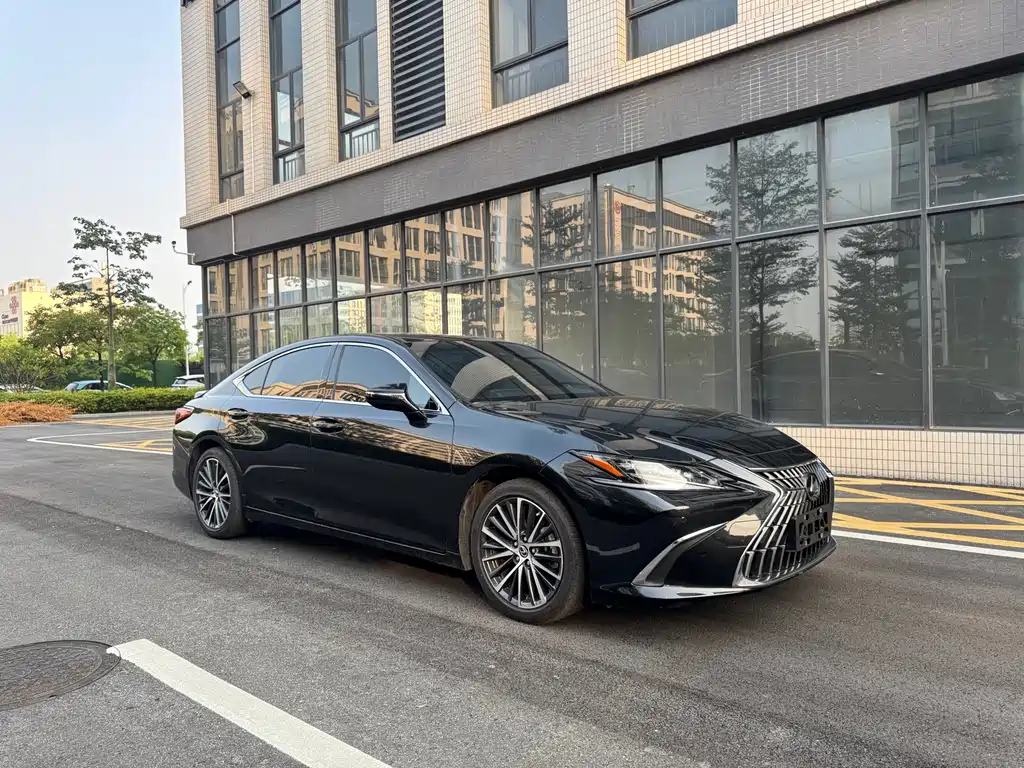 Lexus ES — фото 3