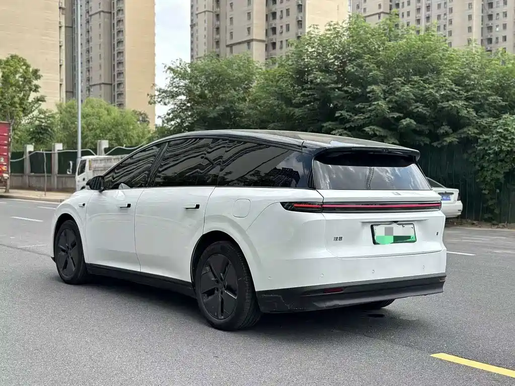 Li Auto Li i8 — фото 11