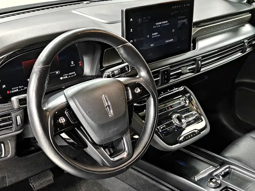 Lincoln Corsair — фото 11