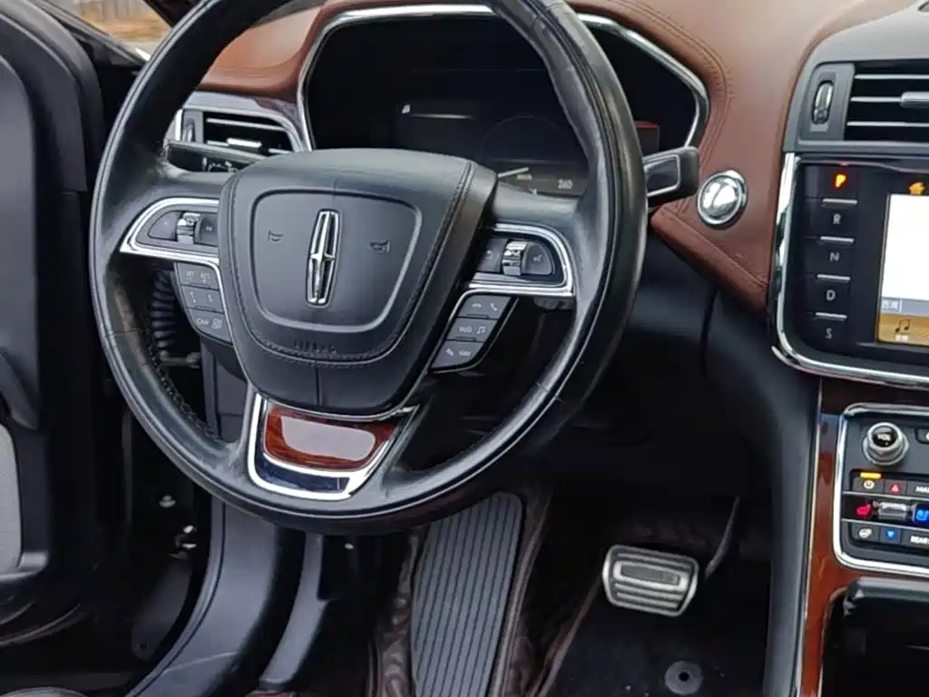 Lincoln Continental — фото 7