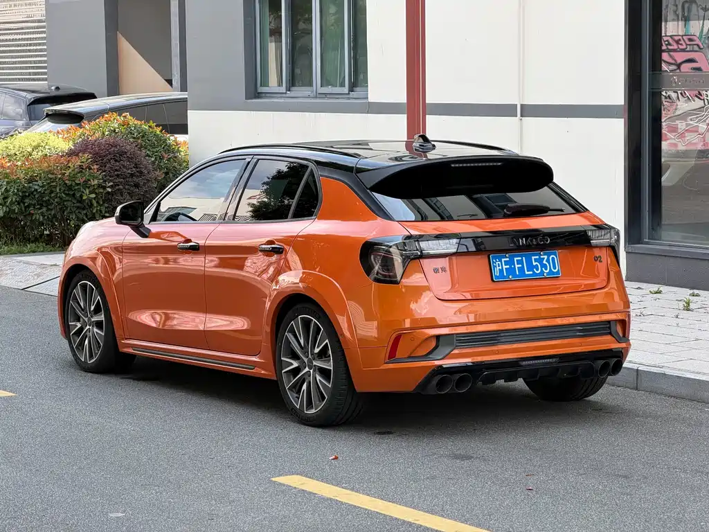 Lynk & Co 02 Hatchback — фото 4