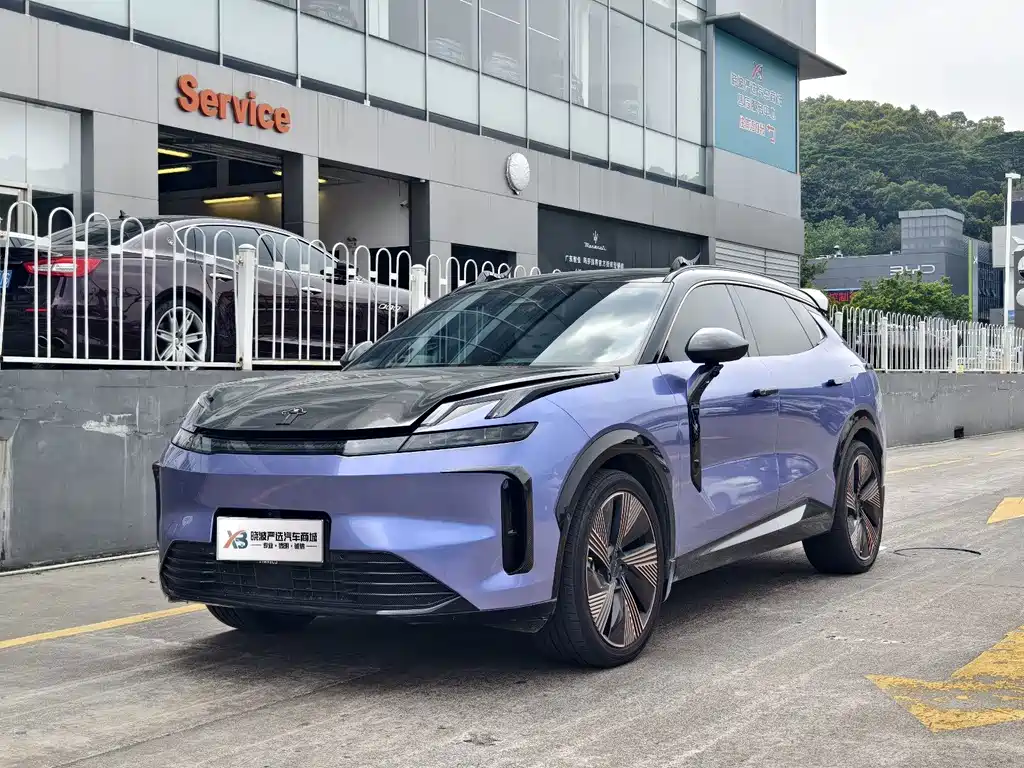 Lynk & Co 08 EM-P
