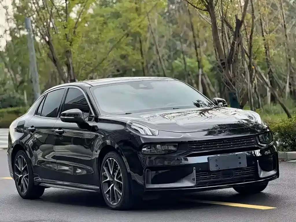 Lynk & Co 03