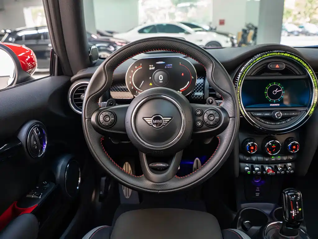 MINI Mini JCW — фото 9