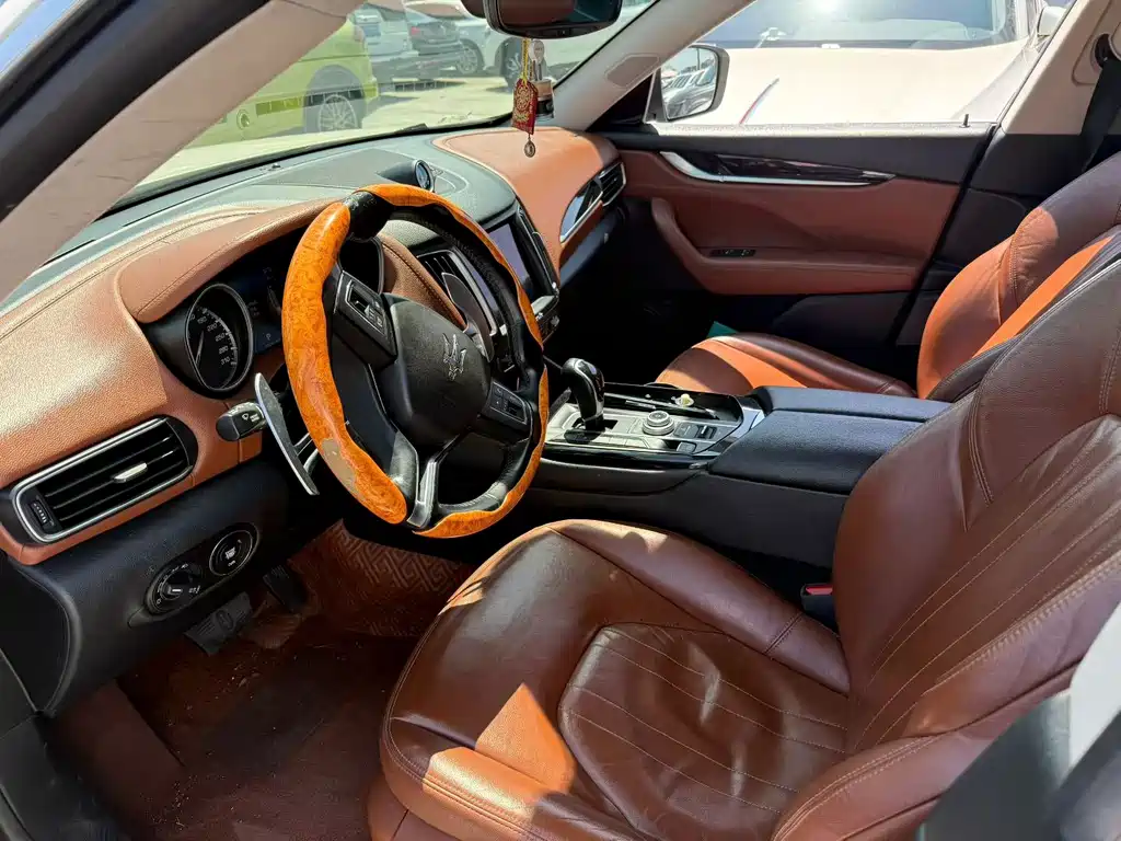 Maserati Levante — фото 4