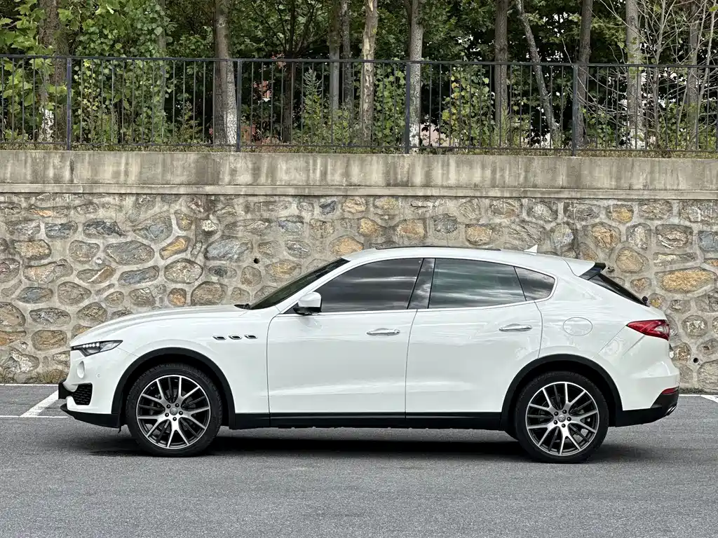 Maserati Levante — фото 3