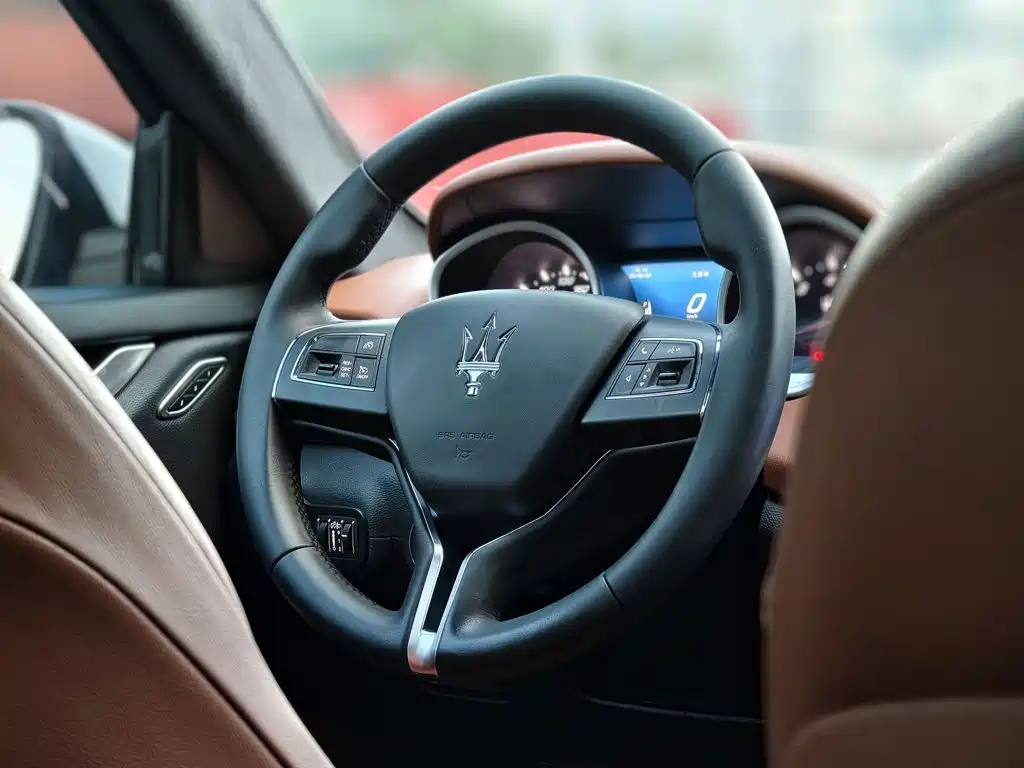 Maserati Ghibli — фото 11