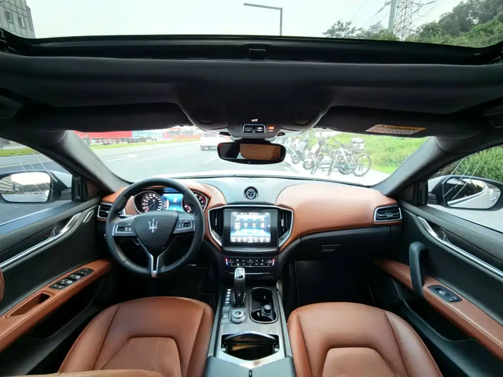 Maserati Ghibli — фото 10