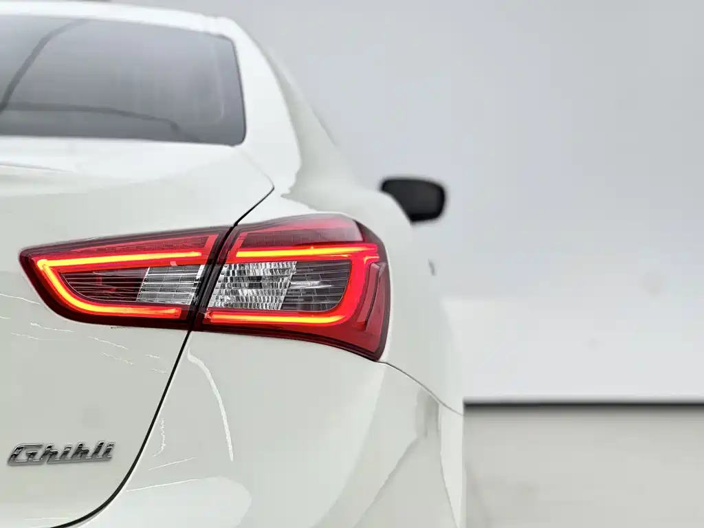 Maserati Ghibli — фото 13