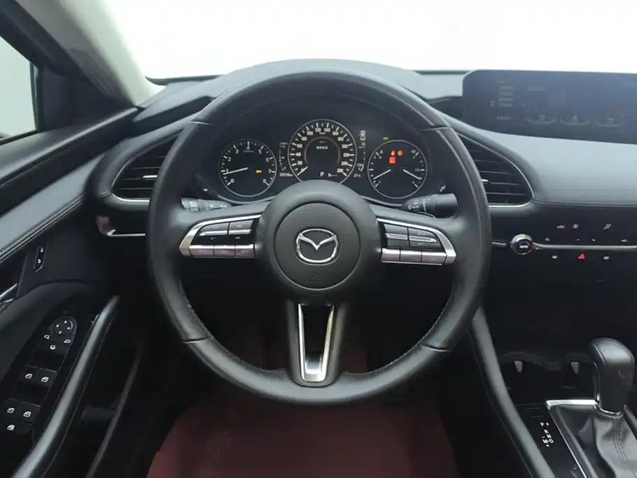 Mazda 3 Axela — фото 15
