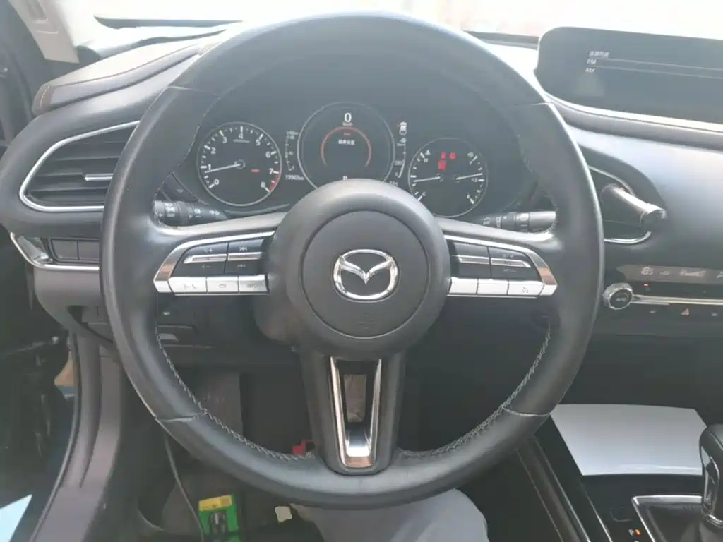Mazda CX-30 — фото 11