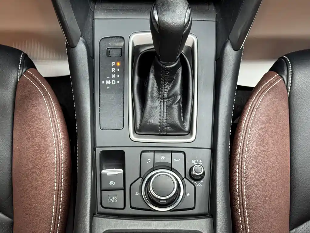 Mazda CX-4 — фото 15