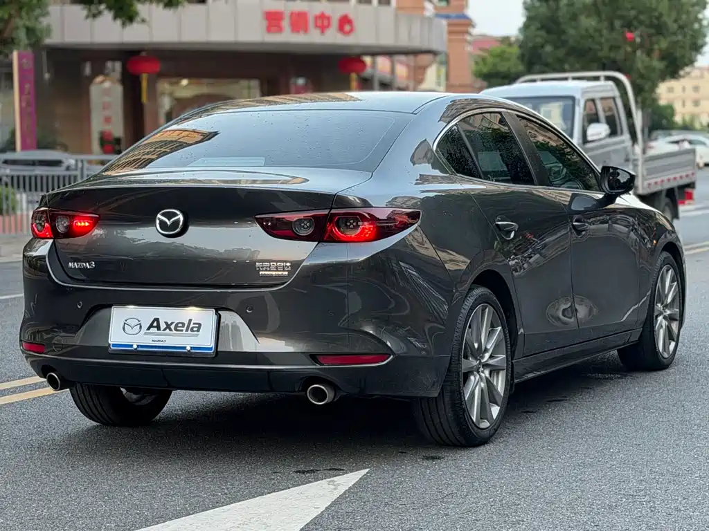Mazda 3 Axela — фото 11