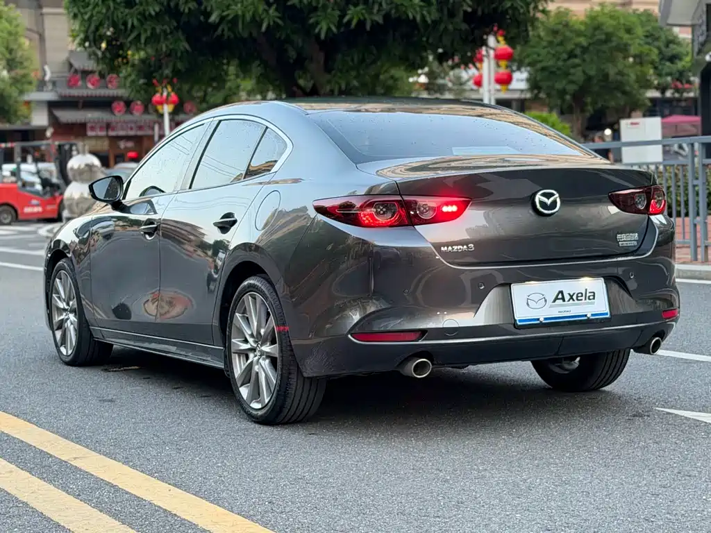 Mazda 3 Axela — фото 13
