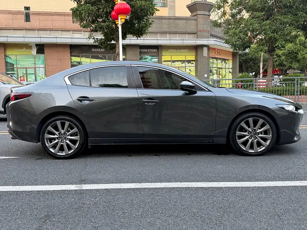 Mazda 3 Axela — фото 9